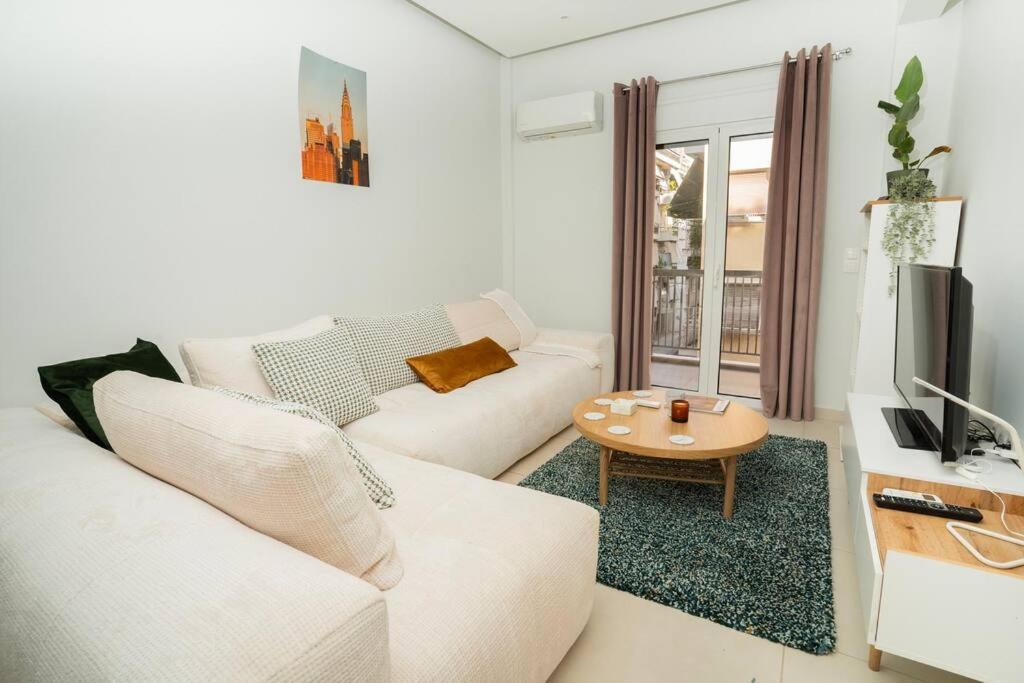 Homey Renovated 1 Bedroom Apartment In Kesariani Athen Eksteriør bilde